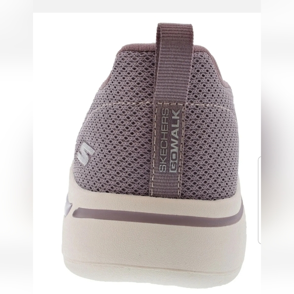 Skechers GOWalk Arch Fit Washable Knit Slip-On. BNWT. Never worn. - Picture 11 of 13